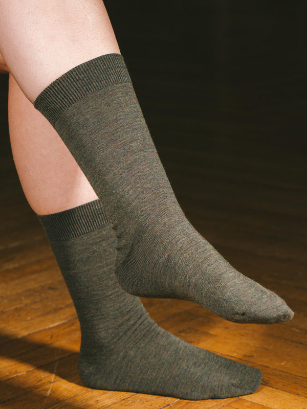 Pétrone chaussettes laine mérinos vert kaki femme