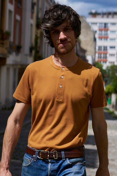 Pétrone Henley manches courtes coton bio ocre homme